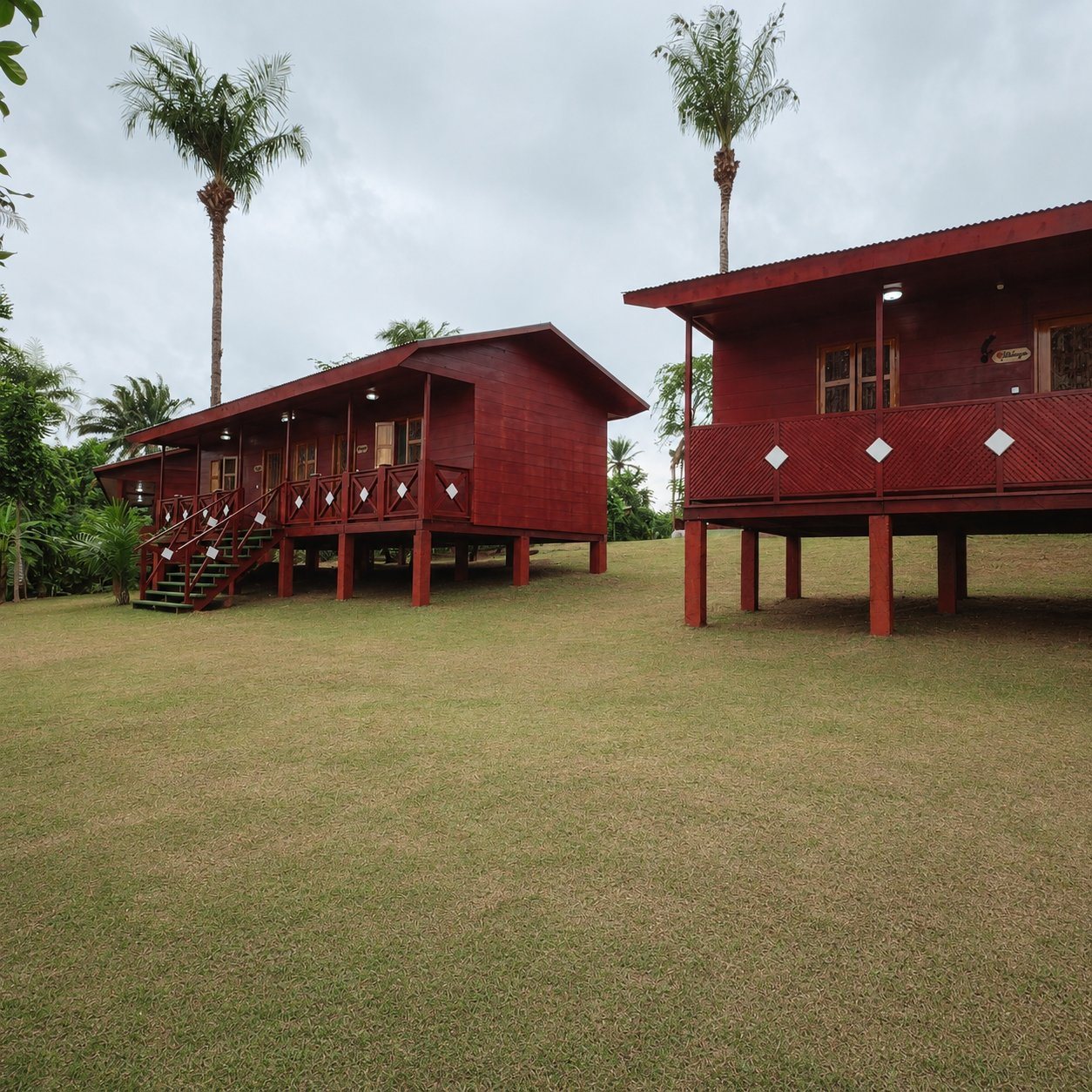 Bungalows à l'heure dorée
